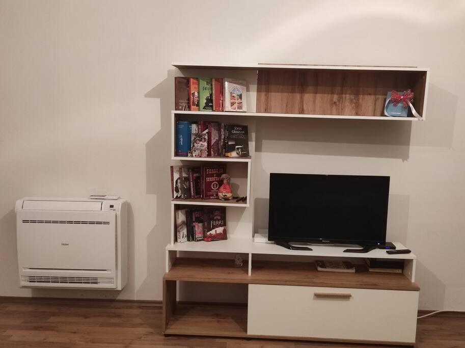 Modern Apartment In Тирана Экстерьер фото